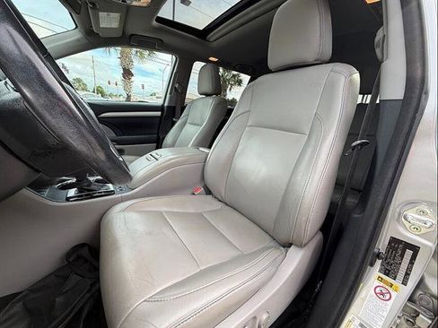 Used 2018 Toyota Highlander XLE FWD image 10
