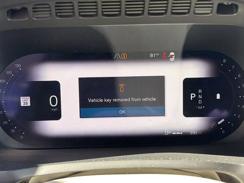 Certified 2023 Volvo XC90 B5 Plus w/ Protection Package Premier AWD/4WD image 15