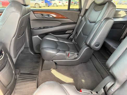 Used 2019 Cadillac Escalade Premium Luxury AWD/4WD image 35