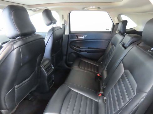 Used 2022 Ford Edge SEL w/ Convenience Package image 16