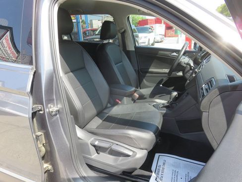 Used 2018 Volkswagen Tiguan SE FWD image 11