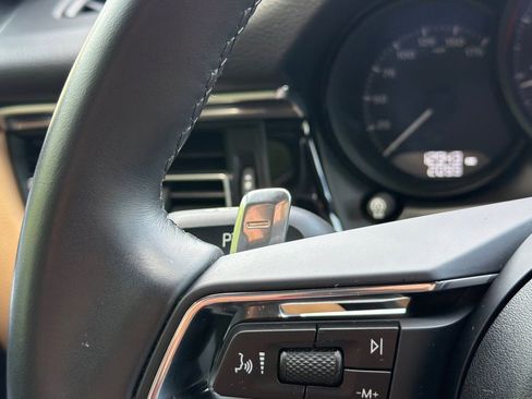 Used 2025 Porsche Macan image 32