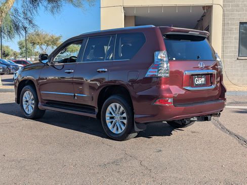 Used 2019 Lexus GX 460 image 4