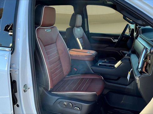 New 2026 GMC Sierra 2500 Denali Ultimate image 10