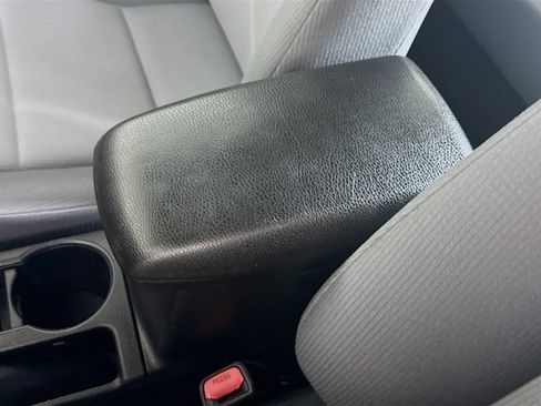 Used 2017 Toyota Corolla L w/ Carpet Mat Package (TMS) FWD image 18