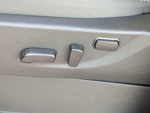 Used 2025 Nissan Frontier SV RWD image 21