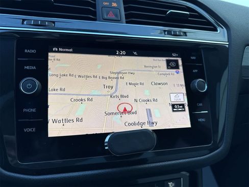 Used 2019 Volkswagen Tiguan SEL R-Line w/ 3rd Row Seat Package image 32