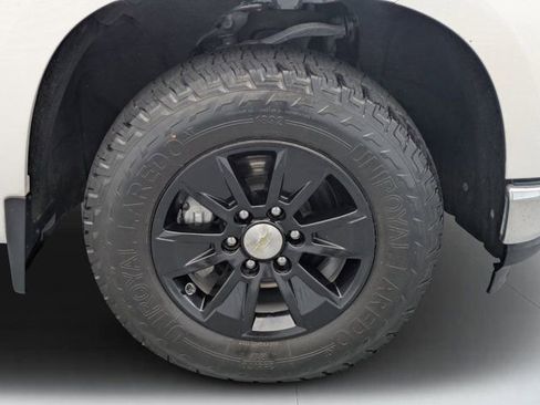 Used 2020 Chevrolet Silverado 1500 LT w/ Convenience Package image 8