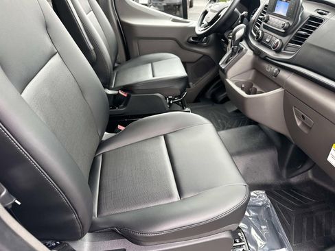 New 2025 Ford Transit 250 148 Medium Roof image 40