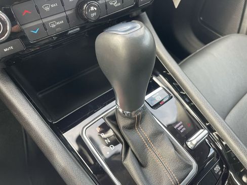 Used 2022 Jeep Compass Limited image 16