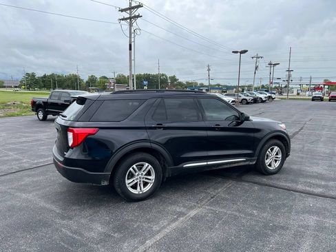 Used 2020 Ford Explorer XLT AWD/4WD image 5