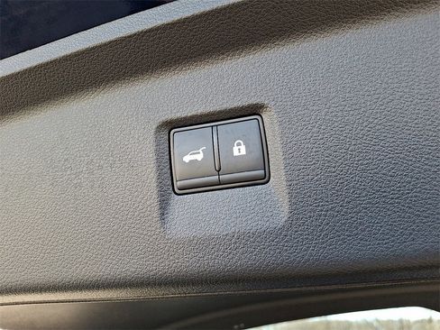 Certified 2025 INFINITI QX60 Luxe image 30