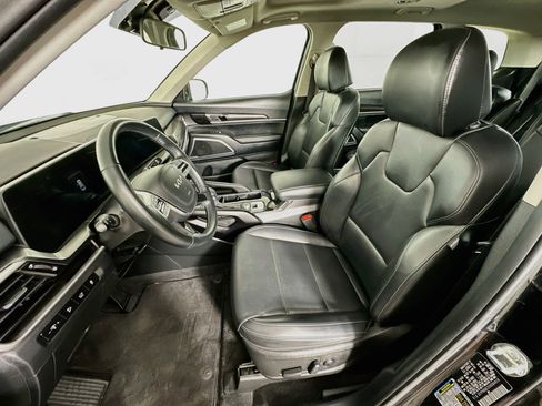 Used 2025 Kia Telluride S AWD/4WD image 13