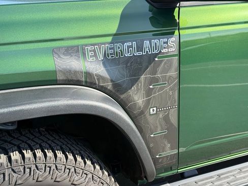 Used 2024 Ford Bronco Everglades image 5