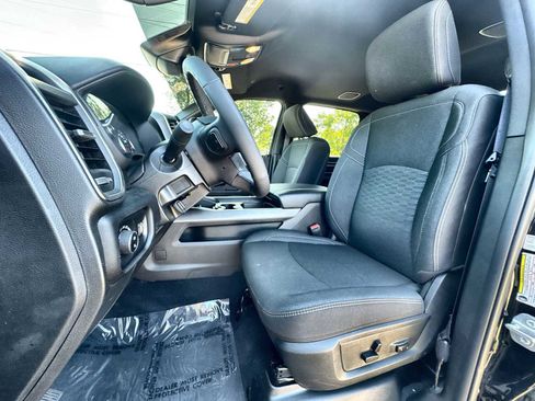 Used 2025 RAM 2500 Big Horn AWD/4WD image 3