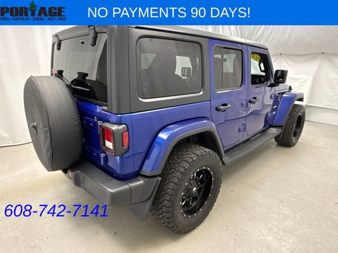 Used 2018 Jeep Wrangler Unlimited Sahara w/ Cold Weather Group AWD/4WD image 2