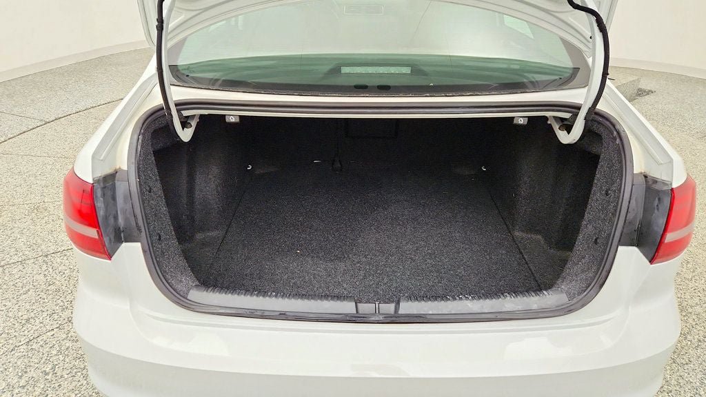 Used 2018 Volkswagen Jetta SE FWD image 21
