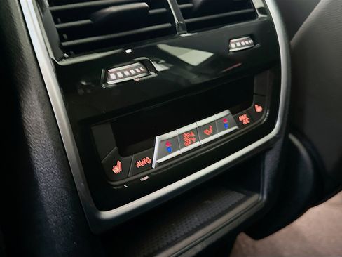 Used 2023 BMW X5 xDrive40i w/ Climate Comfort Package image 29