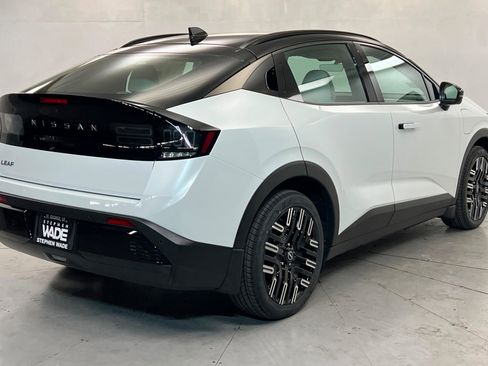 New 2026 Nissan Leaf Platinum+ w/ Illuminated Package FWD image 5