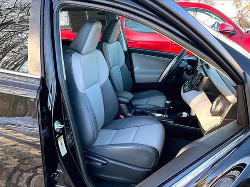 Used 2015 Toyota RAV4 Limited image 8