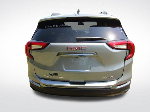 Used 2024 GMC Terrain AT4 AWD/4WD image 11