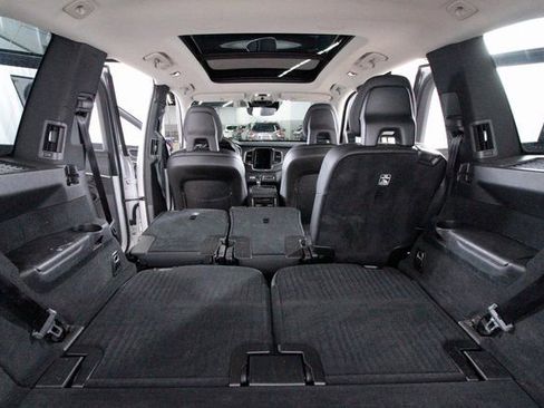 Used 2020 Volvo XC90 T6 Momentum image 34