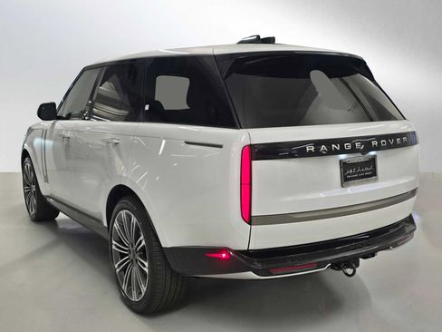New 2026 Land Rover Range Rover SE image 3