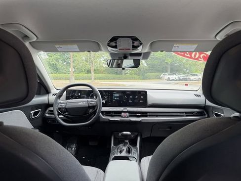 Certified 2025 Kia K4 EX FWD image 37
