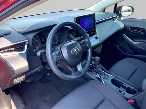 Used 2025 Toyota Corolla LE FWD image 18