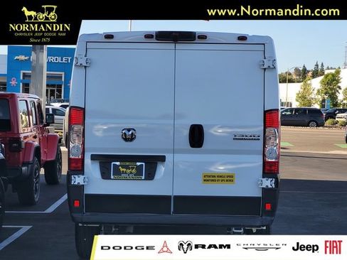 Used 2025 RAM ProMaster 1500 w/ Safety Group FWD image 5