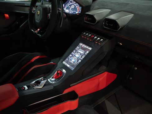Used 2023 Lamborghini Huracan STO RWD image 30