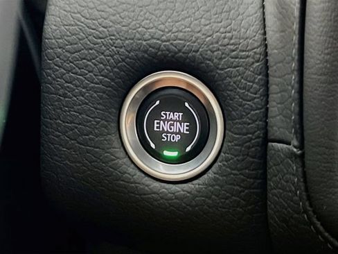 Used 2024 GMC Yukon Denali w/ Advanced Technology Package AWD/4WD image 16