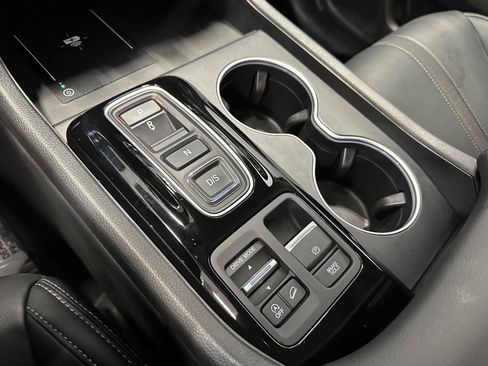 Certified 2025 Honda Pilot Touring image 27