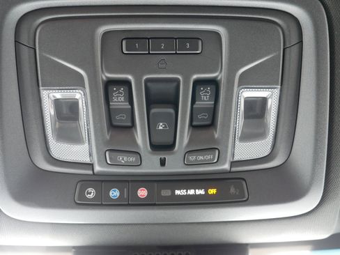 Certified 2024 Chevrolet Silverado 1500 High Country image 33