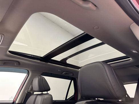 Certified 2025 Honda Pilot Touring image 18