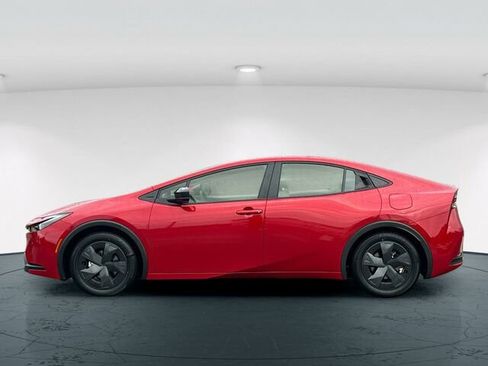 Used 2026 Toyota Prius LE image 3