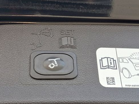 Used 2018 Ford Escape Titanium image 31