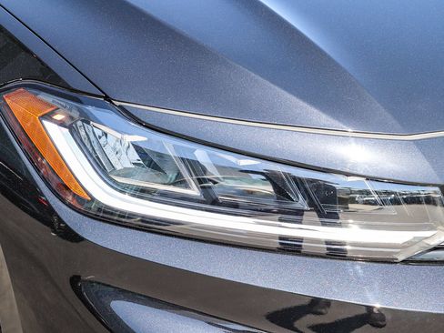 Certified 2025 Volkswagen Jetta S FWD image 5