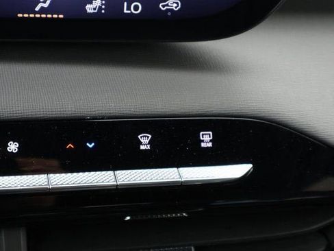 New 2026 Buick Enclave Sport Touring w/ Power Package AWD/4WD image 31