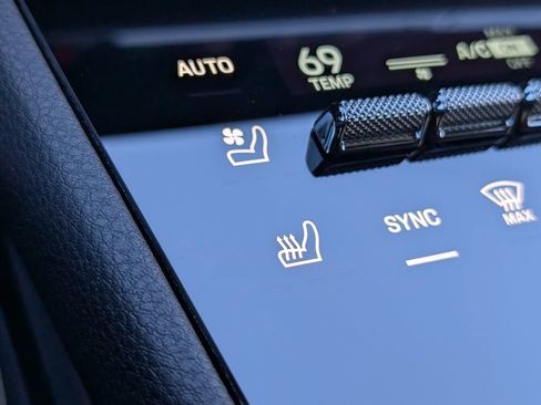 New 2026 Porsche Cayenne Coupe image 19