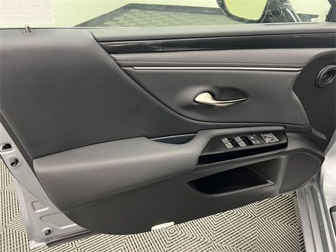 Certified 2025 Lexus ES 350 image 9