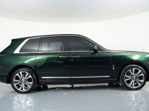 Used 2023 Rolls-Royce Cullinan w/ Cullinan Package image 6