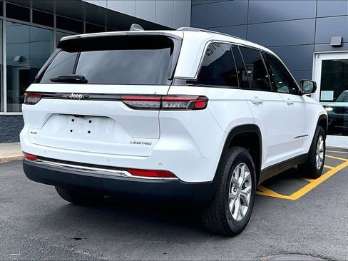 Used 2023 Jeep Grand Cherokee Limited AWD/4WD image 4