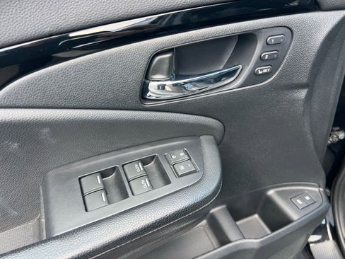 Used 2019 Honda Pilot Touring image 24