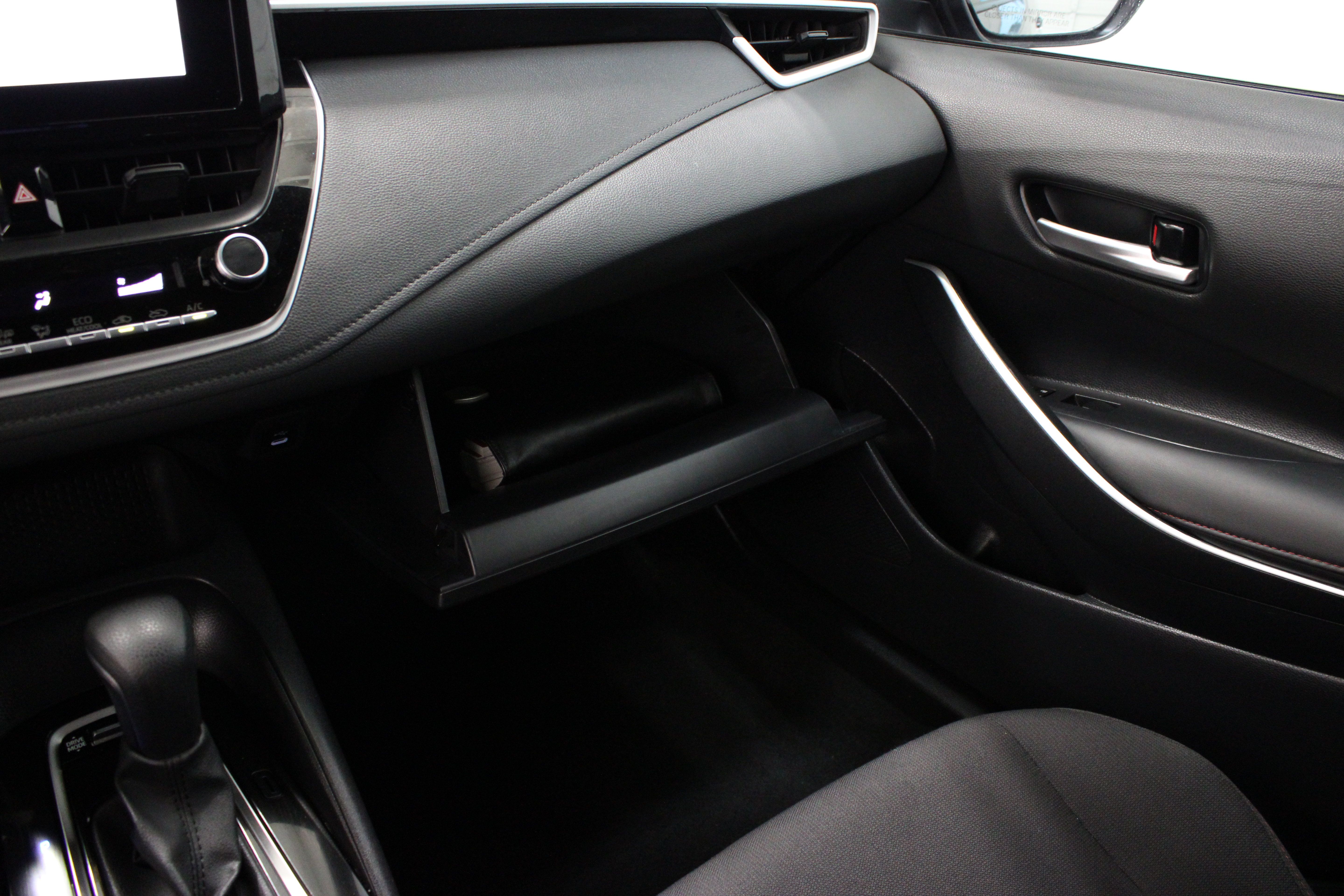 Used 2025 Toyota Corolla SE FWD image 21
