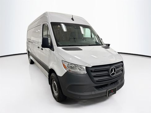 Used 2023 Mercedes-Benz Sprinter 2500 image 1