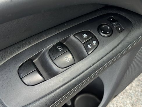 Used 2018 Nissan Pathfinder SL w/ SL Premium Package FWD image 26