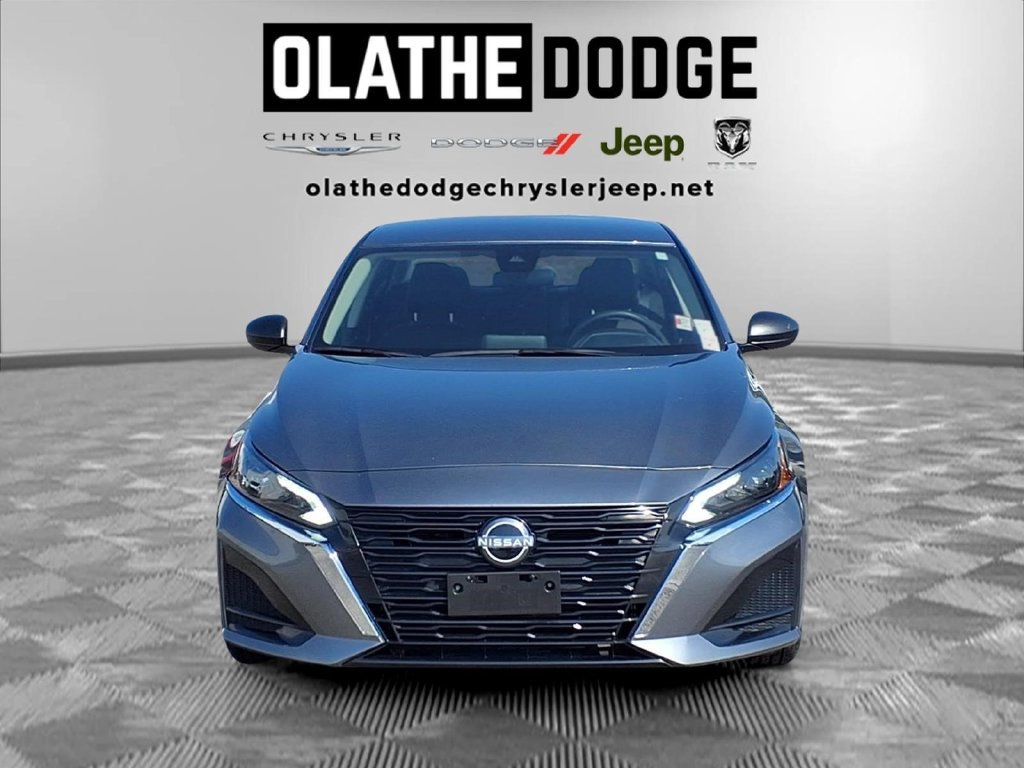 Used 2025 Nissan Altima 2.5 SV FWD image 32