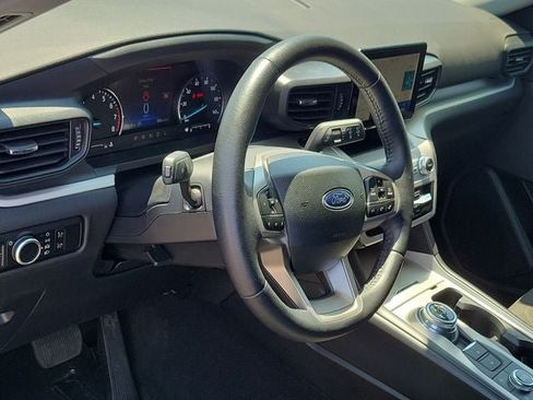 Certified 2024 Ford Explorer XLT AWD/4WD image 7