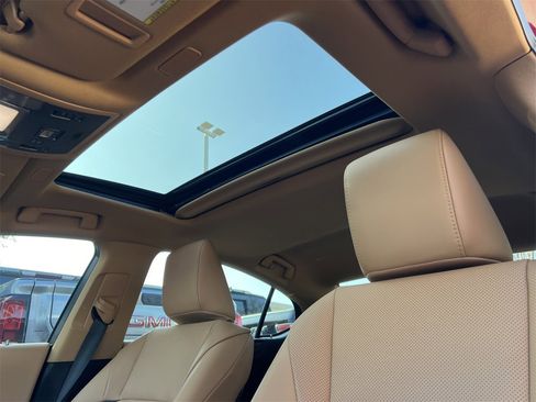 Used 2023 Lexus ES 300h w/ Premium Package image 25